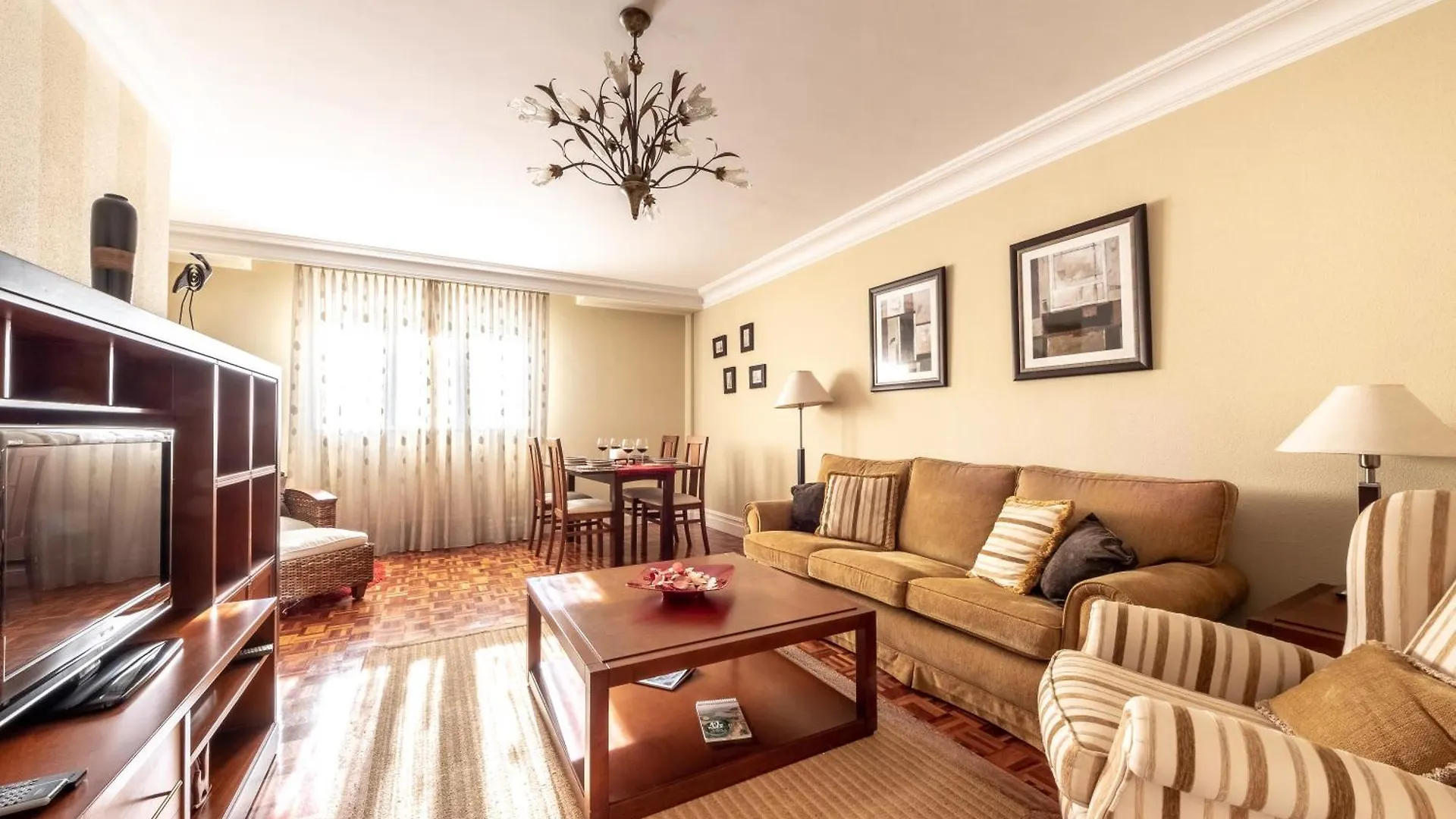 Grande Luminoso, Garaje, Bilbao Arena, Casco Viejo Apartment Spain