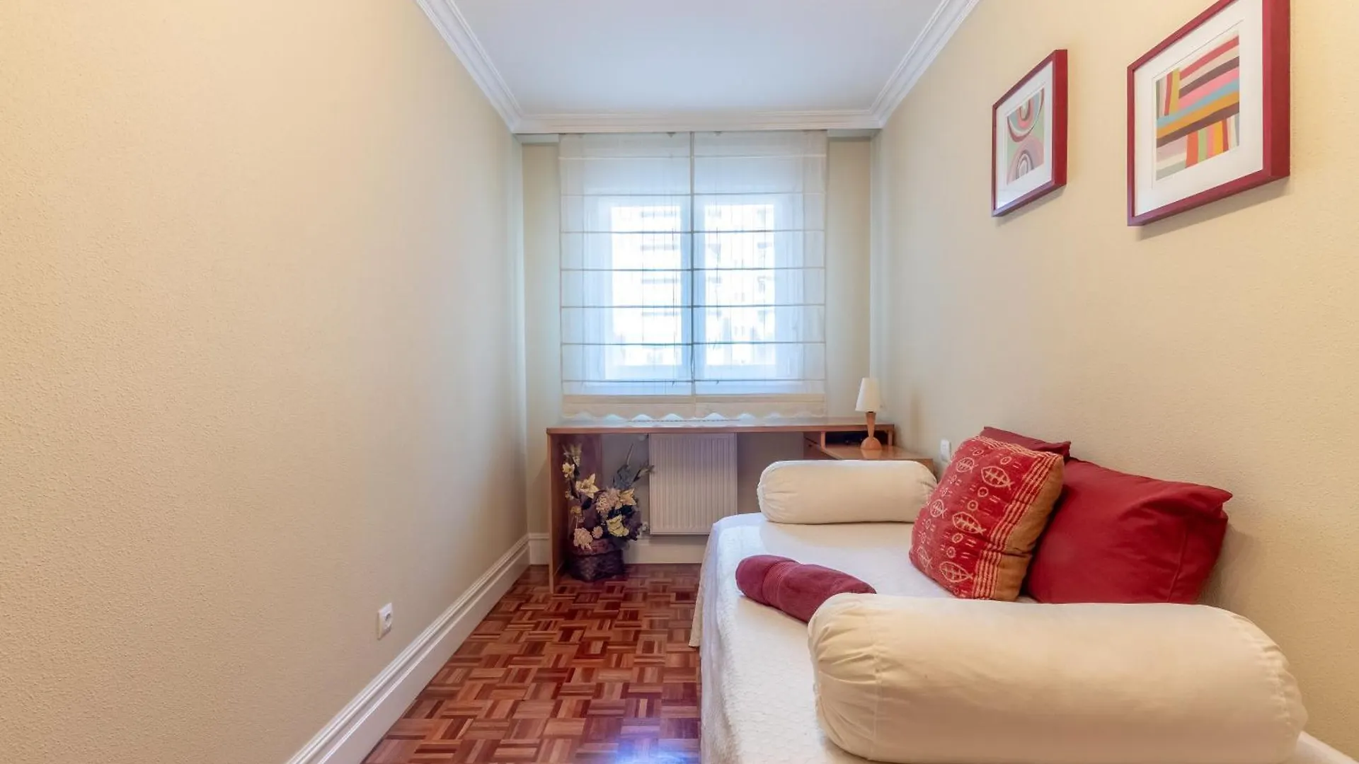 Grande Luminoso, Garaje, Bilbao Arena, Casco Viejo Apartment