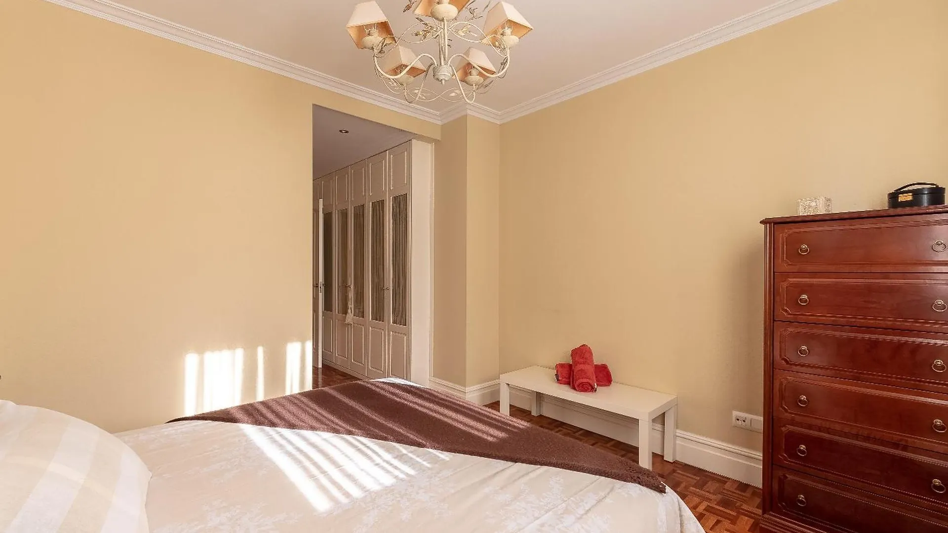 Grande Luminoso, Garaje, Bilbao Arena, Casco Viejo Apartment 0*,  Spain