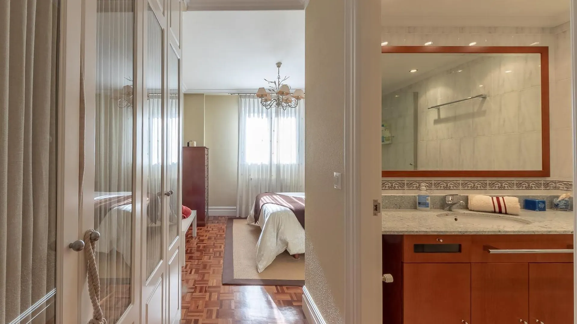 Grande Luminoso, Garaje, Bilbao Arena, Casco Viejo Apartment Spain