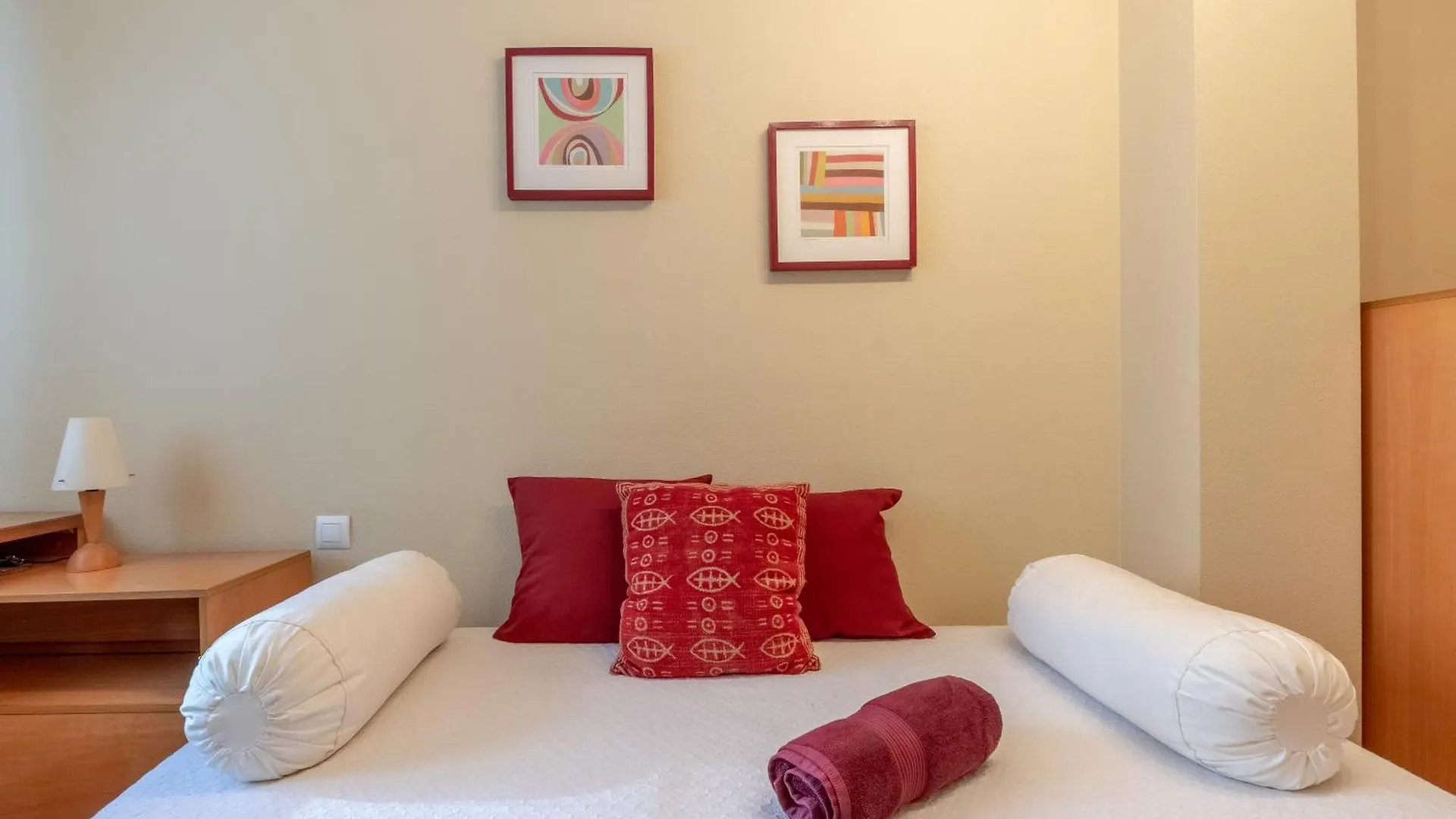 Grande Luminoso, Garaje, Bilbao Arena, Casco Viejo Apartment