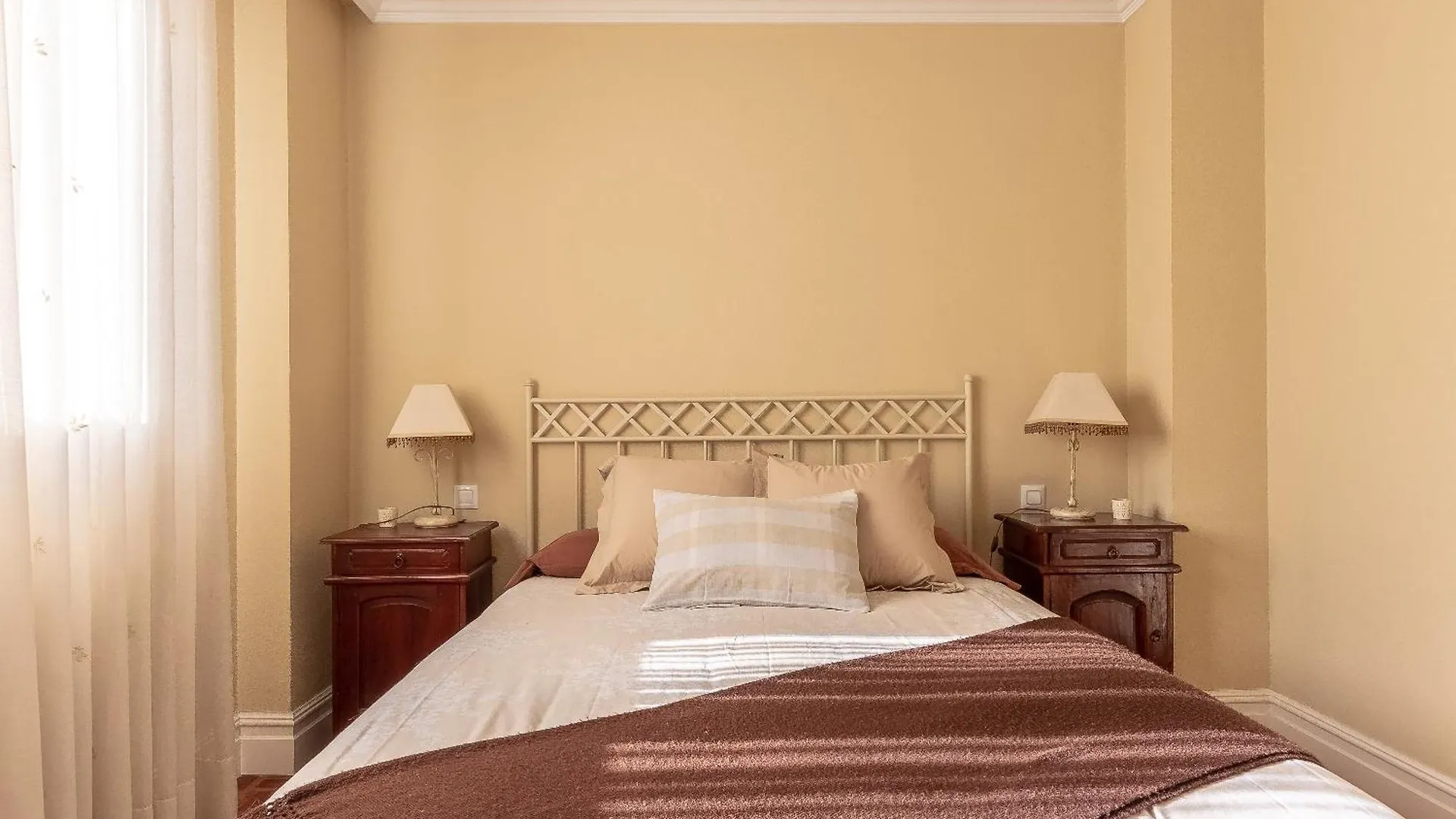 Grande Luminoso, Garaje, Bilbao Arena, Casco Viejo Apartment